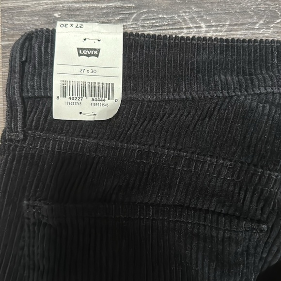 NWT Levis Women's Black Corduroy Jeans - Picture 3 of 4